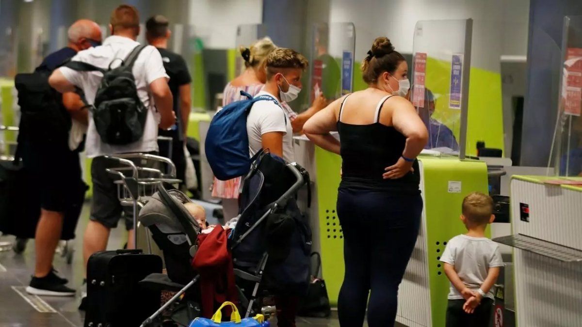 El ministerio del Interior es el responsable de emitir las visas de los turistas que están ingresando.