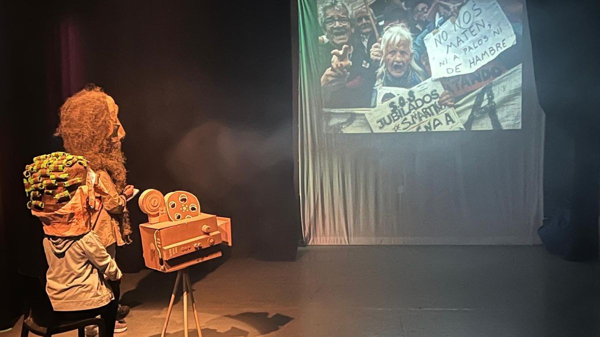 Los grupos participantes de Argentina, Uruguay y Chile llenarán Santa Fe de títeres durante la décima edición del Titereré, con funciones en El Birri y otros centros culturales. Los grupos participantes de Argentina, Uruguay y Chile llenarán Santa Fe de títeres durante la décima edición del Titereré, con funciones en El Birri y otros centros culturales.