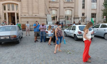 En esta oportunidad ante la demanda y las condiciones climáticas se decidió trabajar con turnos para poder organizar el trabajo de los profesionales. En esta oportunidad ante la demanda y las condiciones climáticas se decidió trabajar con turnos para poder organizar el trabajo de los profesionales.