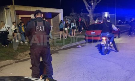 En General Paz y Berutti, ciudad capital de la provincia, policías de la seccional 8va intervinieron en una fiesta de cumpleaños que se desarrollaba en un salón. En General Paz y Berutti, ciudad capital de la provincia, policías de la seccional 8va intervinieron en una fiesta de cumpleaños que se desarrollaba en un salón.