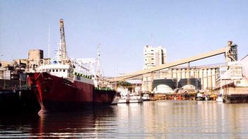 Serenos de buques en alerta: el impacto del DNU en la seguridad de los puertos santafesinos