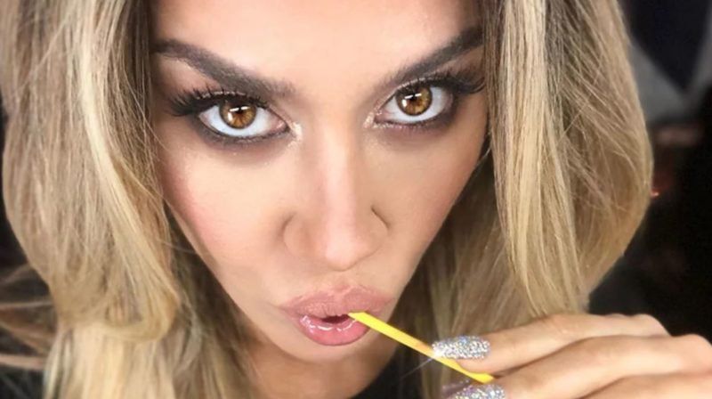 ¡Qué hot! Jimena Barón celebró el éxito de “La Cobra” con una foto en bombacha