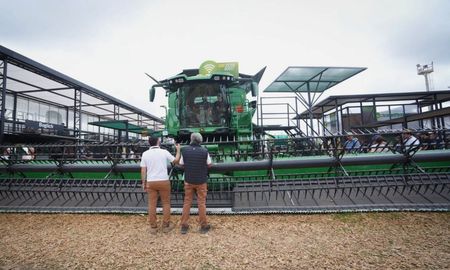 john deere va por la automatizacion: pulverizacion inteligente y la potente cosechadora x9 john deere va por la automatizacion: pulverizacion inteligente y la potente cosechadora x9