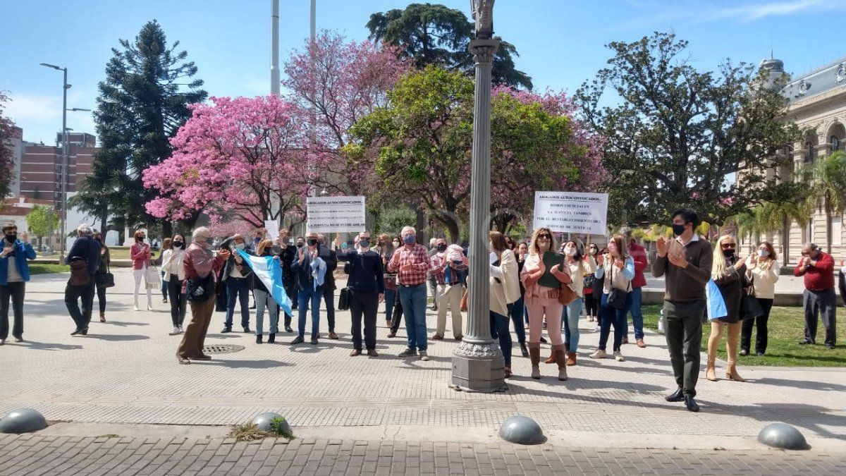 Los abogados piden la reactivación de la Justicia para poder realizar su trabajo.&nbsp;