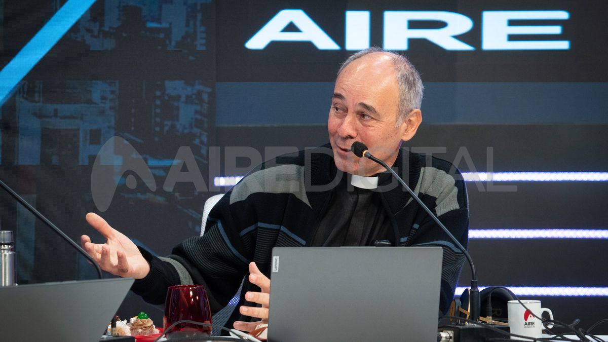 En la ciudad de Santa Fe el padre Olidio Panigo, párroco de la Basílicia de Guadalupe, junto a la red de vecinales contra la inseguridad trabaja para contar con propuestas que colaboren a afrontar el consumo de drogas. En la ciudad de Santa Fe el padre Olidio Panigo, párroco de la Basílicia de Guadalupe, junto a la red de vecinales contra la inseguridad trabaja para contar con propuestas que colaboren a afrontar el consumo de drogas.