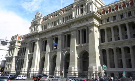 Los jueces Horacio Rosatti, Carlos Rosenkrantz y Ricardo Lorenzetti desestimaron el recurso de la defensa, considerando inadmisible su planteo. Los jueces Horacio Rosatti, Carlos Rosenkrantz y Ricardo Lorenzetti desestimaron el recurso de la defensa, considerando inadmisible su planteo.