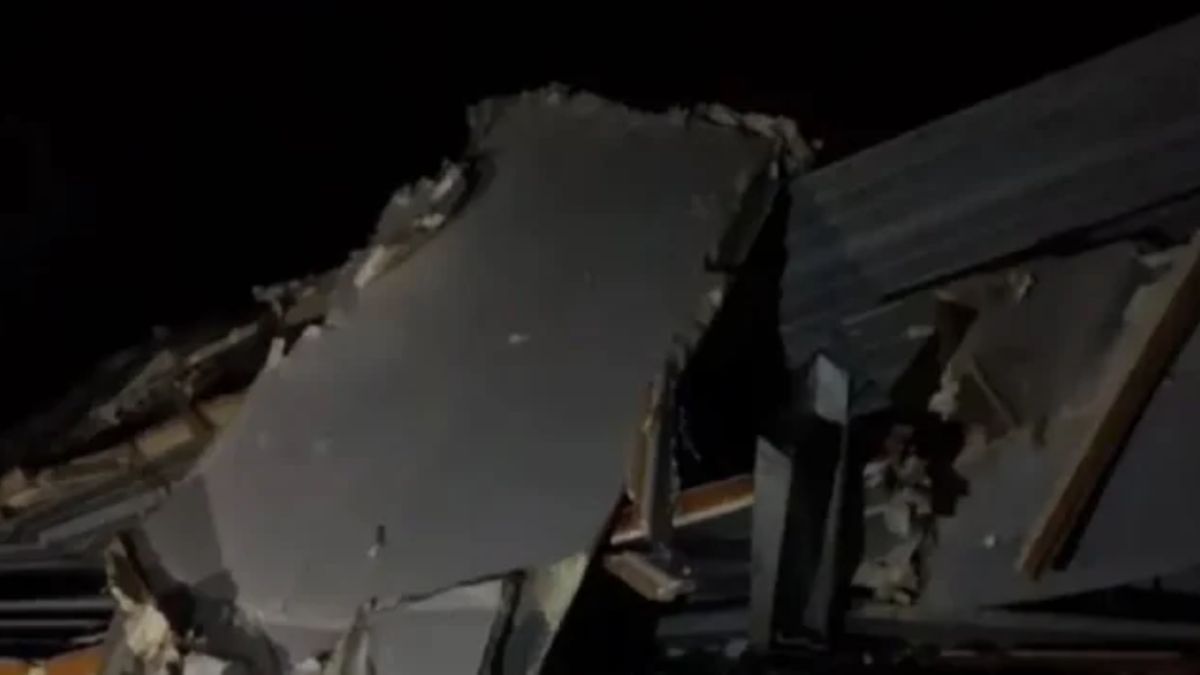 Se voló un techo de una escuela de Campana. Se voló un techo de una escuela de Campana.