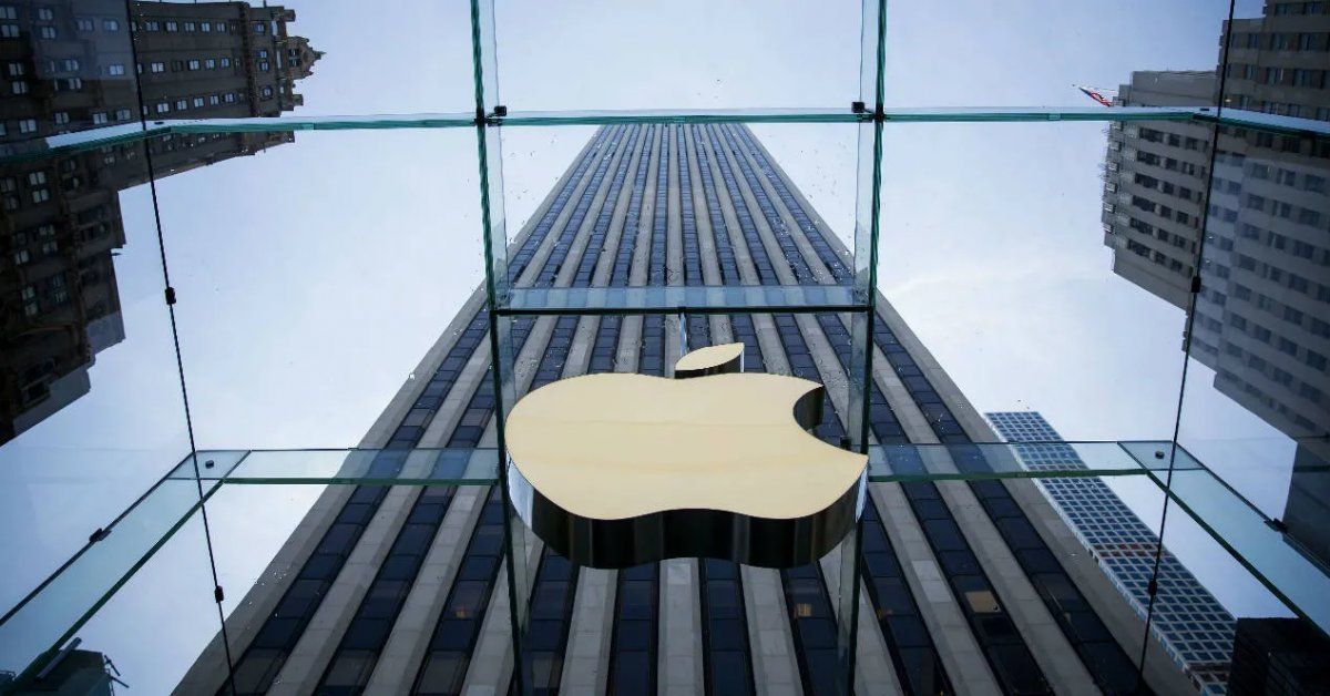 Apple tuvo inconvenientes por cobrar más dinero a otras aplicaciones.