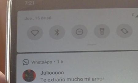 Encontró el celular de su papá desbloqueado y descubrió un sospechoso mensaje de su amigo Julio: Por accidente vi que lo extraña mucho Encontró el celular de su papá desbloqueado y descubrió un sospechoso mensaje de su amigo Julio: Por accidente vi que lo extraña mucho