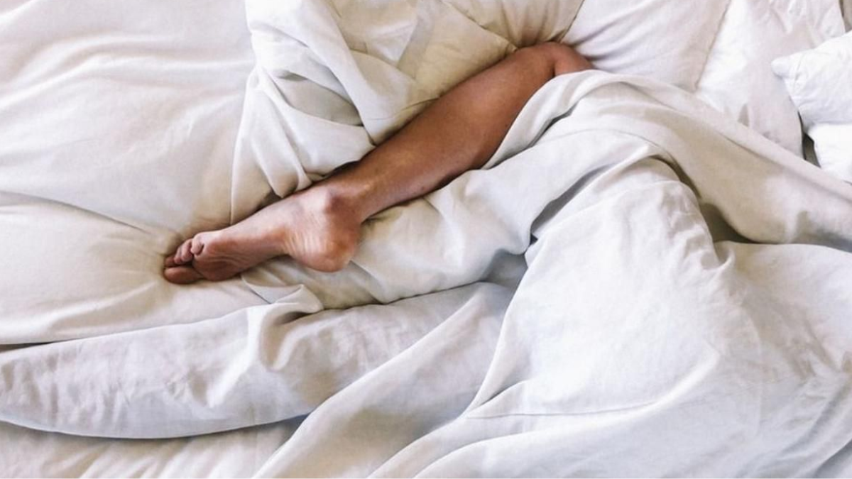 Un gesto habitual al momento de dormir que esconde un mensaje del inconsciente. Un gesto habitual al momento de dormir que esconde un mensaje del inconsciente.