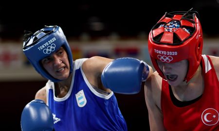 Dayana Sánchez hizo historia y se transformó en la primera boxeadora argentina en combatir en unos Juegos Olímpicos. Dayana Sánchez hizo historia y se transformó en la primera boxeadora argentina en combatir en unos Juegos Olímpicos.