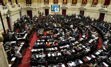 Jubilados: opositores votan un emplazamiento para tratar la extensión la moratoria previsional Jubilados: opositores votan un emplazamiento para tratar la extensión la moratoria previsional