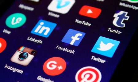 Amazon y Facebook, además de las compañías detrás de las plataformas Snapchat, YouTube, Twitch, aún no realizaron comentarios Amazon y Facebook, además de las compañías detrás de las plataformas Snapchat, YouTube, Twitch, aún no realizaron comentarios