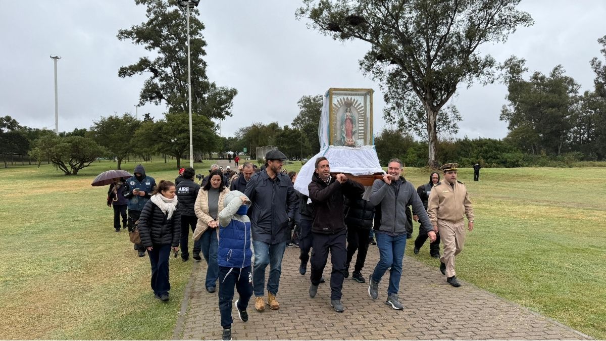 El recorrido finalizó en el Club Náutico Sur, donde se realizó la recepción de la imagen y una bendición en la explanada del Museo de la Constitución. El recorrido finalizó en el Club Náutico Sur, donde se realizó la recepción de la imagen y una bendición en la explanada del Museo de la Constitución.