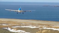 altText(Así es el aterrizaje más peligroso de Argentina en la pista aérea más exigente de Ushuaia)}