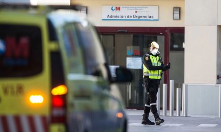 El coronavirus sigue castigando a España y no cesan los centenares de muertos. El coronavirus sigue castigando a España y no cesan los centenares de muertos.