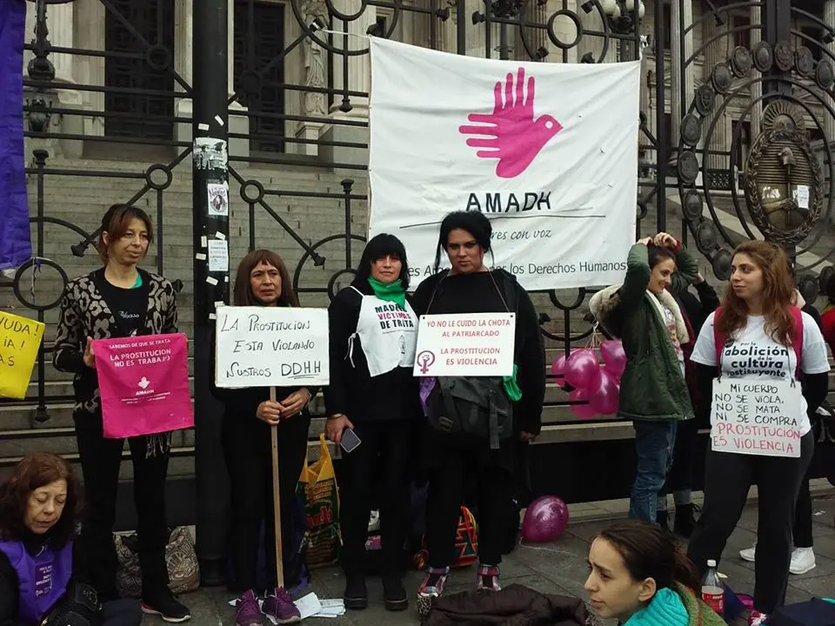 La Asociaci&oacute;n de Mujeres Argentinas por los Derechos Humanos.
