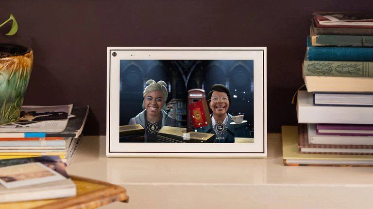 La experiencia se puede lograr a través de Portal, el dispositivo de videollamados propiedad de Facebook.