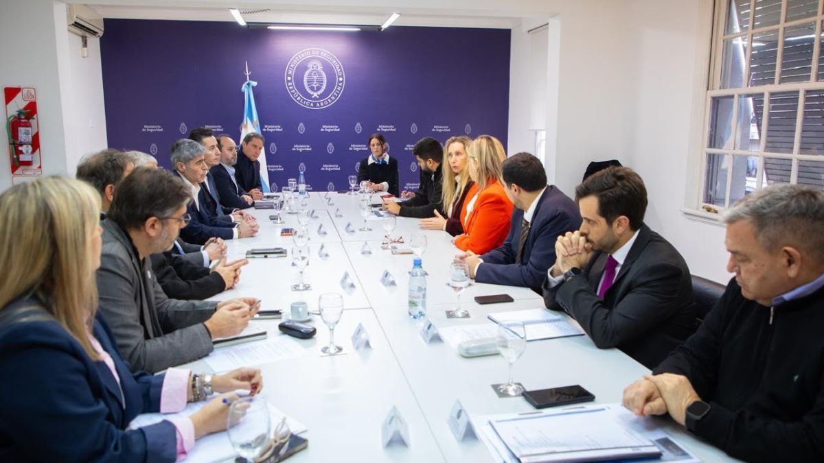 En ese marco, se informó que el próximo domingo llegará a la Argentina una comisión de trabajo de la Santa Sede.