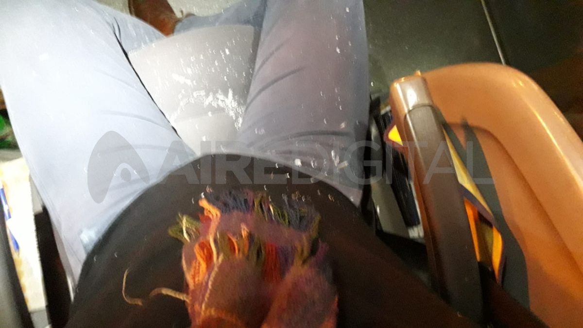 Los vidrios quedaron esparcidos sobre Julio, el chofer acompañante.