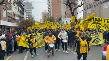 Paro municipal en Santa Fe: no se atiende al público y realizan una movilización a Iapos