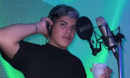 Thiago Medina presentó su primer tema con una estética inspirada en El Eternauta. Thiago Medina presentó su primer tema con una estética inspirada en El Eternauta.