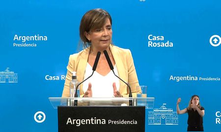 La portavoz de Presidencia habló en medio de la fuerte interna del Gobierno. La portavoz de Presidencia habló en medio de la fuerte interna del Gobierno.