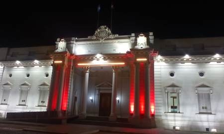 Desde el martes 24 de octubre y hasta el viernes 27 de octubre la Legislatura se teñirá de rojo por el Día Mundial de la Poliomelietis. Desde el martes 24 de octubre y hasta el viernes 27 de octubre la Legislatura se teñirá de rojo por el Día Mundial de la Poliomelietis.