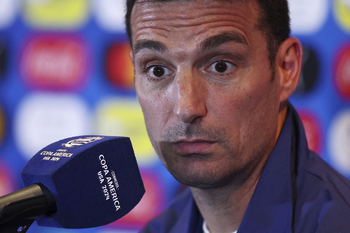 Lionel Scaloni fue tajante cuando le consultaron sobre el Dibu Martínez: Que ataje.