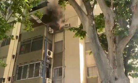 Murieron dos personas en un incendio desatado en el barrio porteño de Flores. Murieron dos personas en un incendio desatado en el barrio porteño de Flores.
