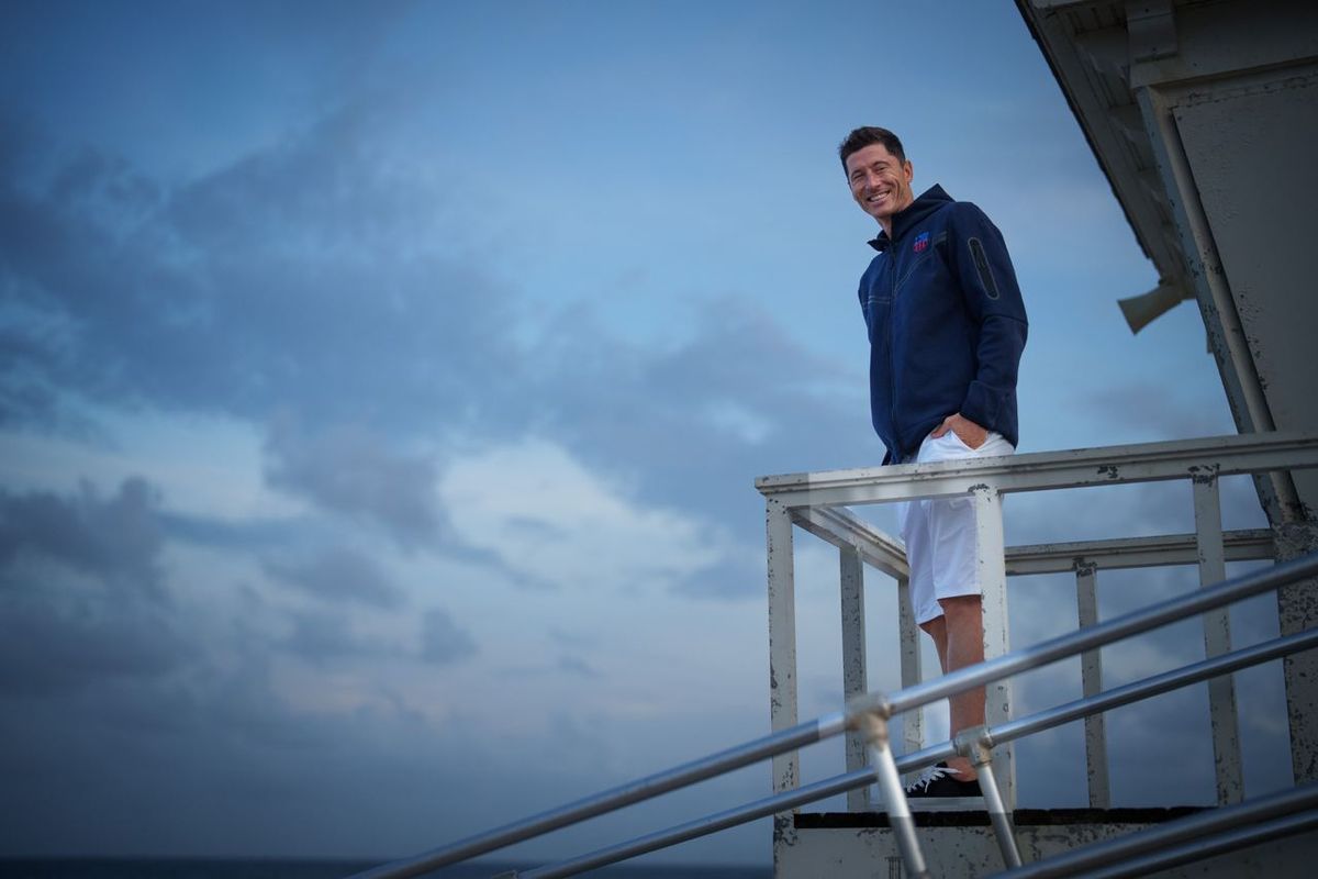 Robert Lewandowski firmó por cuatro temporadas con el Fútbol Club Barcelona