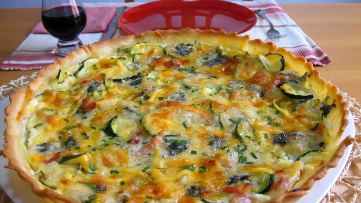 La tarta de masa de arroz es un plato delicioso y fácil de hacer, perfecto para disfrutar en un almuerzo o cena familiar. La tarta de masa de arroz es un plato delicioso y fácil de hacer, perfecto para disfrutar en un almuerzo o cena familiar.
