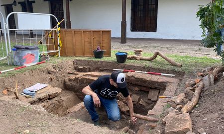 El hallazgo se produjo en el patio del Museo Histórico Provincial. El hallazgo se produjo en el patio del Museo Histórico Provincial.