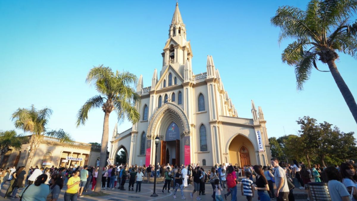 La imagen de la Virgen de Guadalupe volverá a recorrer las calles del barrio en el momento más emotivo de la 127° edición de la festividad.