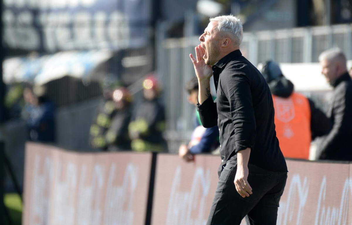 La pésima noticia que recibió Israel Damonte tras la derrota de Colón ante Banfield