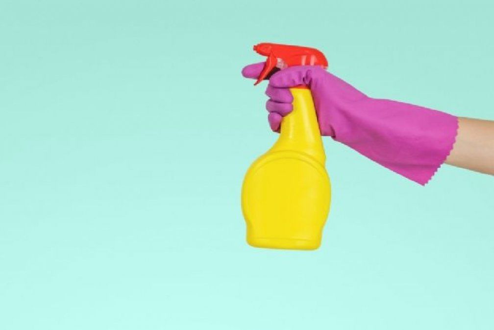 5 trucos de limpieza con refresco para el hogar que no conocías