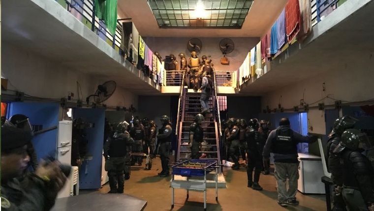 Allanamientos en cárceles donde se alojan Los Monos