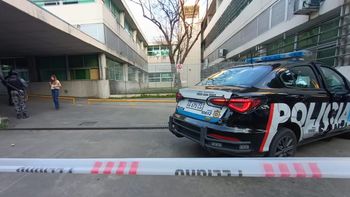 Durante la tarde de este jueves, por motivos que son materia de investigación, balearon el frente del Hospital de Emergencias Clemente Álvarez en la ciudad de Rosario.