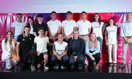 El acto se realizó en el Club Sportivo Avellaneda de la ciudad de Rosario. El acto se realizó en el Club Sportivo Avellaneda de la ciudad de Rosario.