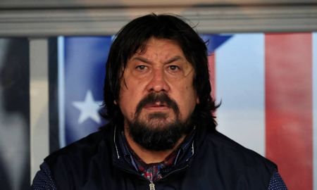 Tras varios años de trabajar con Diego Simeone, el Mono Burgos asegura que es momento de desempeñarse como entrenador por su cuenta. Tras varios años de trabajar con Diego Simeone, el Mono Burgos asegura que es momento de desempeñarse como entrenador por su cuenta.