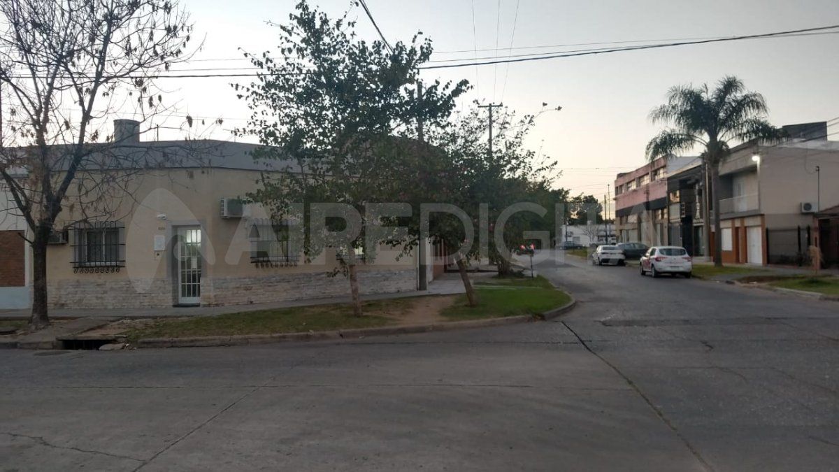 Al menos un ladrón ganó el interior de una casa ubicada en Güemes 6000. Se llevó artículos electrónicos y herramientas, entre otras cosas.