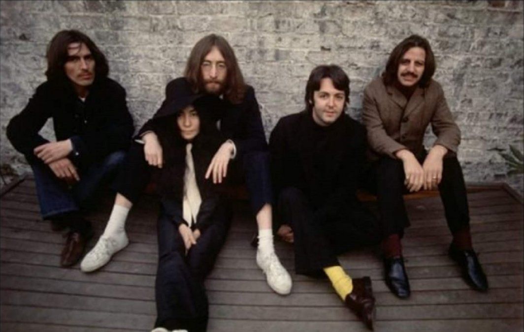The Beatles: Yoko Ono compartió un artículo que desmiente que ella haya separado a la banda.