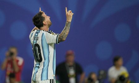 Lionel Messi celebra el tercer gol de su equipo durante el partido de fútbol del Grupo J del Mundial 2026 entre Argentina y Argelia (Foto de JUAN MABROMATA / AFP) Lionel Messi celebra el tercer gol de su equipo durante el partido de fútbol del Grupo J del Mundial 2026 entre Argentina y Argelia (Foto de JUAN MABROMATA / AFP)