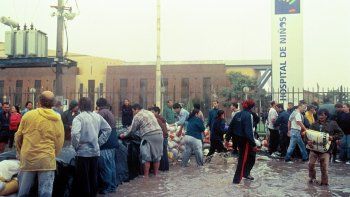 En Hospital de Niños fue uno de los escenarios de la tragedia. La inundación obligó a un operativo de evacuación de emergencia.