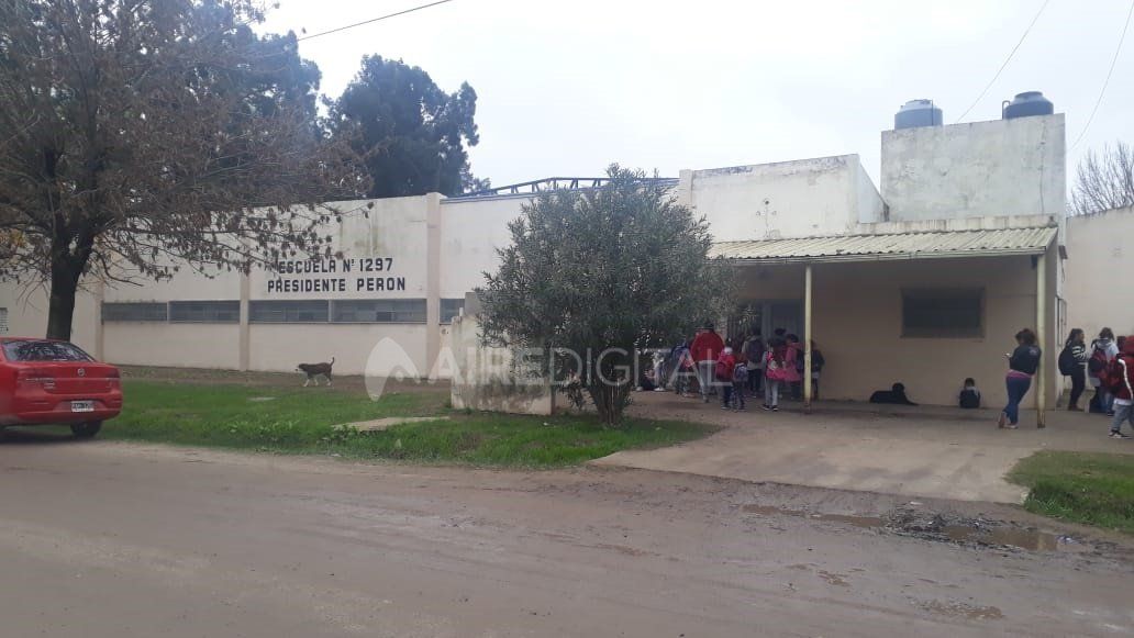 Sauce Viejo: tras el tiroteo, colocarán vinilos blindados en la escuela Perón