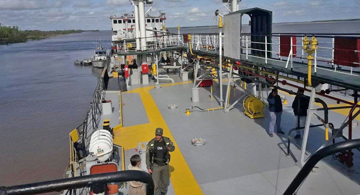 El buque Don Juan cuando fue requisado por los investigadores del caso.