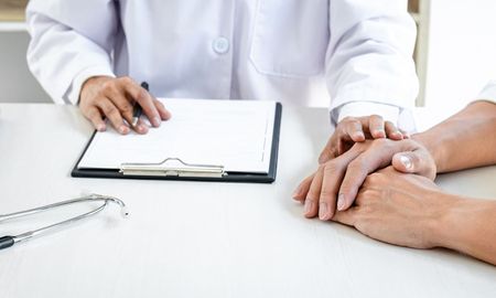 El acompañamiento psicológico no solo beneficia a los pacientes, sino también a sus familias y al equipo de salud. El acompañamiento psicológico no solo beneficia a los pacientes, sino también a sus familias y al equipo de salud.
