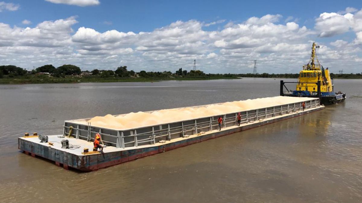Durante el último viernes se cargaron dos barcazas por un total de 3.200 toneladas.