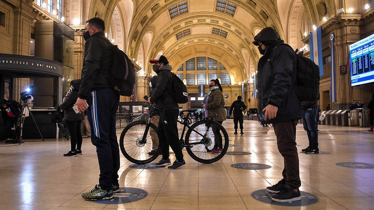 Controles en la estaci&oacute;n de trenes Roca