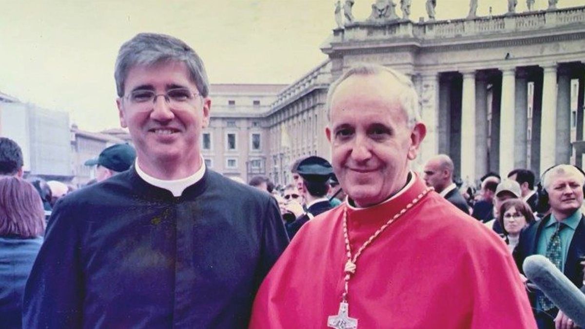 Guillermo Marcó fue vocero del Papa Francisco. Actualmente, es presidente de la Fundación Pastoral Universitaria San Lucas y co-presidente del Instituto del Diálogo Interreligioso. Guillermo Marcó fue vocero del Papa Francisco. Actualmente, es presidente de la Fundación Pastoral Universitaria San Lucas y co-presidente del Instituto del Diálogo Interreligioso.